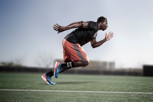 开云体育官网-内马尔回归赛场，问鼎冠军首场状态亮眼，热火观众沸腾！