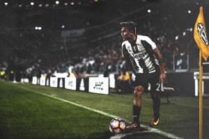 kaiyun-萨拉赫爆冷击败皇家马德里，高光表现引爆全场！